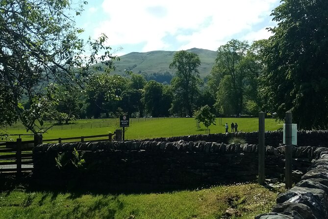 Full-Day Tour Loch Lomond, Stirling Castle and The Trossachs - What the private vehicle and guide style mean