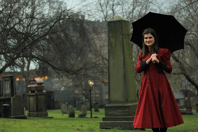 Ghost Tour in Spanish - Starting at 124 High Street at 8:15 pm