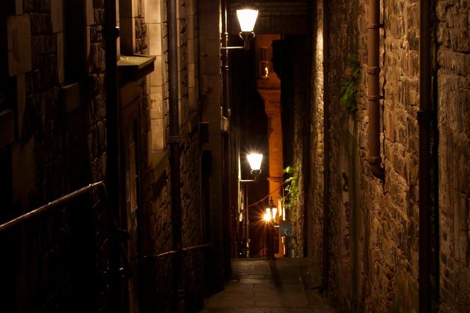 Ghosts, Mysteries, and Witches Tour - St Giles’ Cathedral and the city’s old power center
