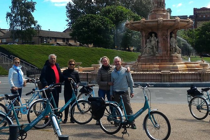 Glasgow City and Clyde Bridges Bike Tour - From the People’s Palace to the cathedral