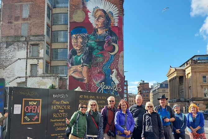 Glasgow Street Art Daily Walking Tour: 2pm - Falling Mural by The Rebel Bear