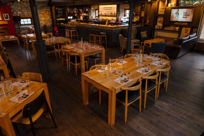 Guided Tour in Aberfeldy Distillery with Connoisseur Experience - Should you book the Connoisseur Experience?