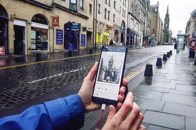 Highlights from Edinburgh’s Old Town: A Self-Guided Audio Tour - Reading Edinburgh through its architecture