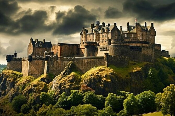 Highlights of Scotland Private Day Tour from Glasgow - Luss: 45 minutes in a picture-book village