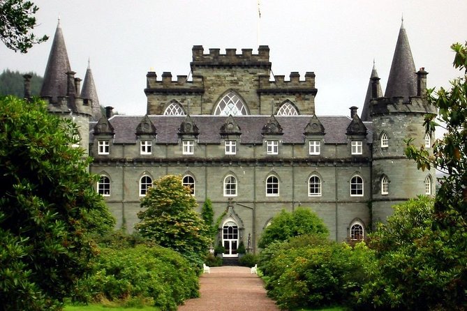 Inverary Castle & Loch Lomond Tour - Luss, 40 minutes beside Loch Lomond