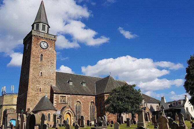Inverness Quest: Self Guided City Walk & Immersive Treasure Hunt - How the Self-Guided Format Works