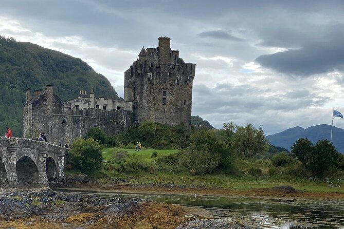 Isle oF SkyeTour.PORTREE,OLD MAN STORR,KILT ROCK.FROM INVERNESS - Crossing to Skye and stopping at Sligachan