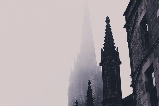 JK Rowling's Harry Potter Walking Tour in Edinburgh - Greyfriars Kirk and the graveyard’s darker stories