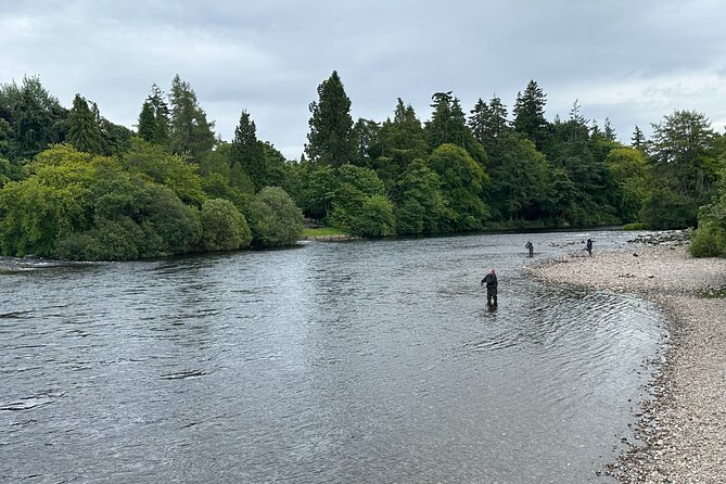 Loch Ness Tour: Day Trip to Loch Ness, Outlander Sites and More - Drumnadrochit and Great Glen Gin