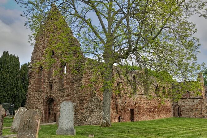 Loch Ness, Urquhart Castle & Culloden Battlefield Shore Excursion - Clava Cairns and Scotland’s Bronze Age dead