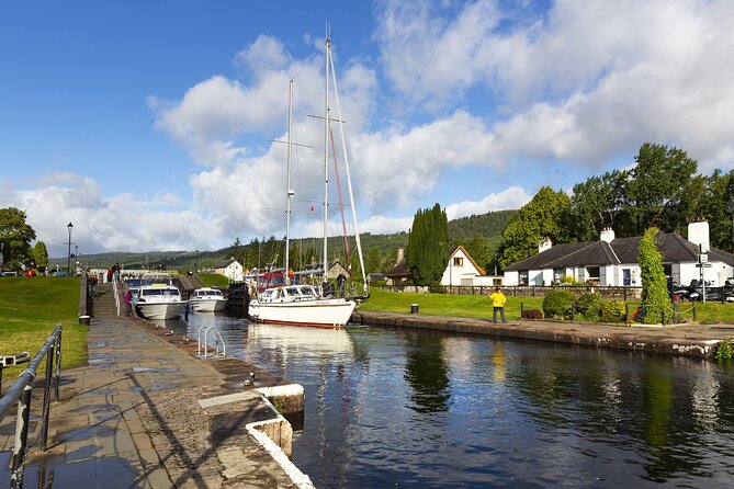 Luxury Private Tour of The Highlands & Loch Ness from Edinburgh - Stirling Castle, Wallace, and Scotland’s Conflicted Past