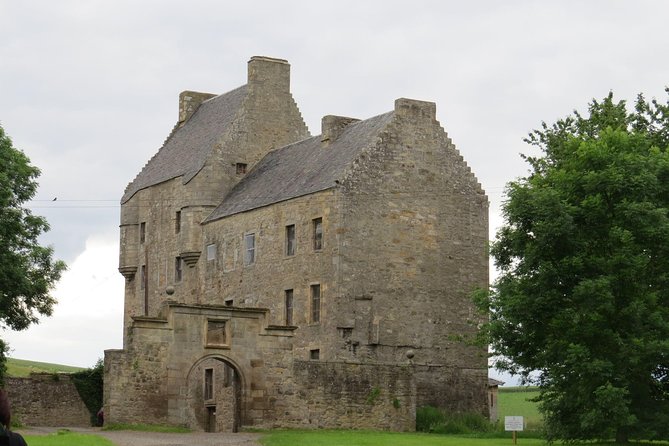 Outlander Adventure Day Tour from Glasgow Including Admissions - Doune Castle: Castle Leoch with extra movie fame