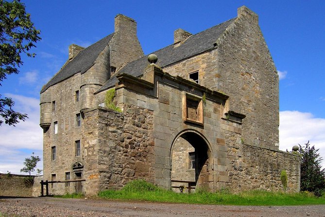 Outlander Day Tour - Blackness Castle as Fort William