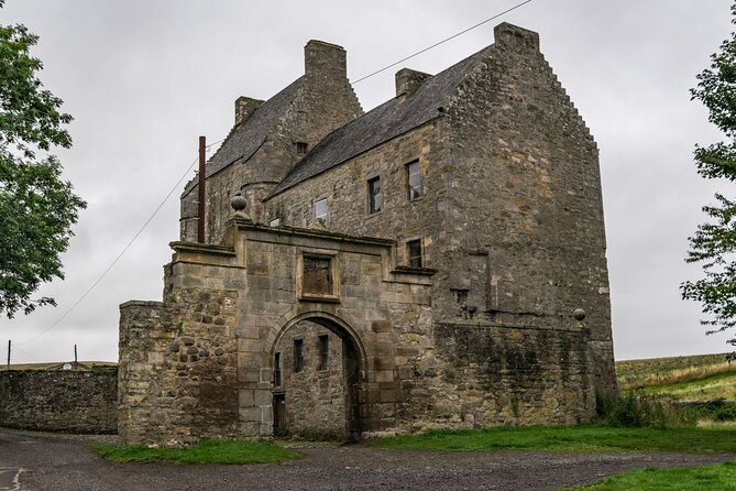 Outlander Filming Locations Day Tour from Edinburgh - Blackness Castle as Fort William