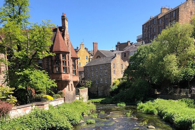 Private 4 Hour Tour of Edinburgh in a Spacious 6-seater Mercedes - The Royal Mile and Edinburgh’s darker stories