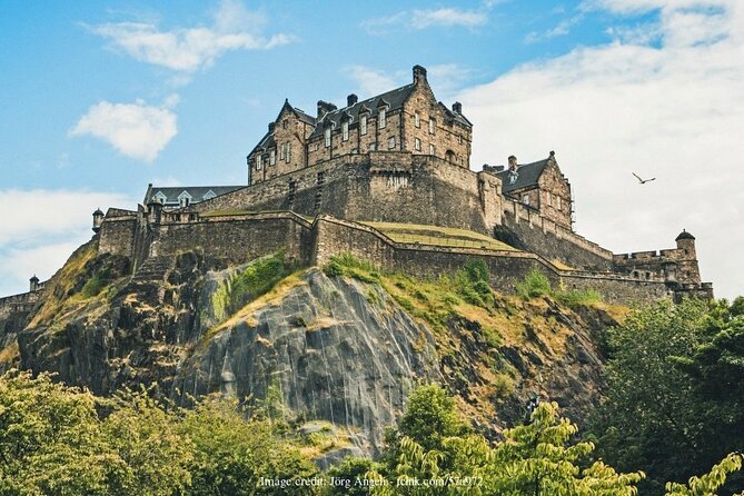 Private 4h Walking Tour in Edinburgh with Edinburgh Castle Tour - St Giles’ Cathedral and the Old Town’s church