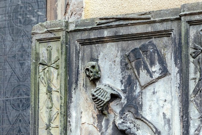 Private City Kickstart Tour: Edinburgh - Guide styles you might encounter