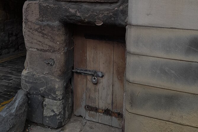 Private Dark History Tour: Eerie Edinburgh - Starting at St Giles’ Cathedral and the Heart of Midlothian