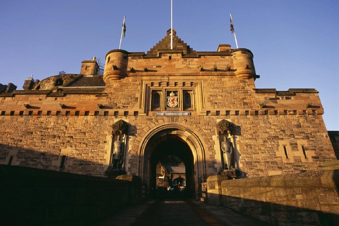Private Edinburgh Castle Tour - Entering Edinburgh Castle From the Royal Mile