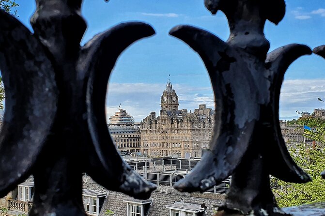 Private Edinburgh driving tour - Driving the Royal Mile to White Horse Close