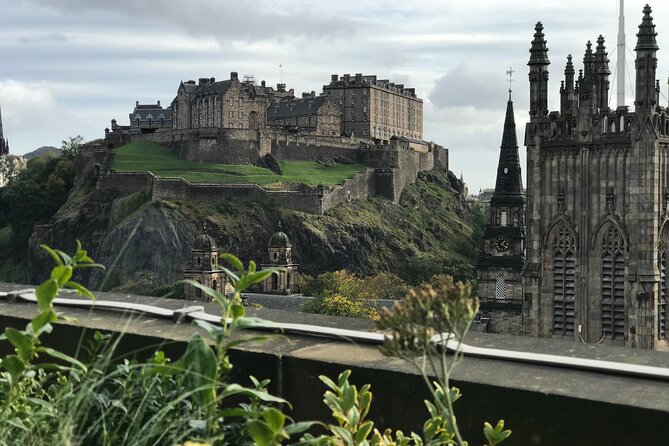 Private Edinburgh Full Day Guided Tour in a Black Cab LEVC TX - Grassmarket and the first look at Old Town