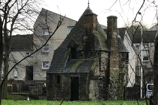 Private Edinburgh Full Day Guided Tour in a Black Cab LEVC TX - Greyfriars Bobby and Surgeons’ Hall