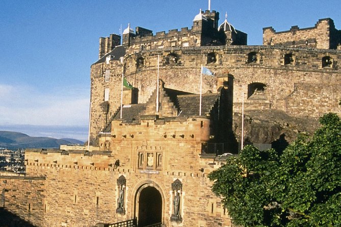 Private Edinburgh Tour for Families with a Local, 100% Personalized - Arthur’s Seat: the active start or an ambitious choice
