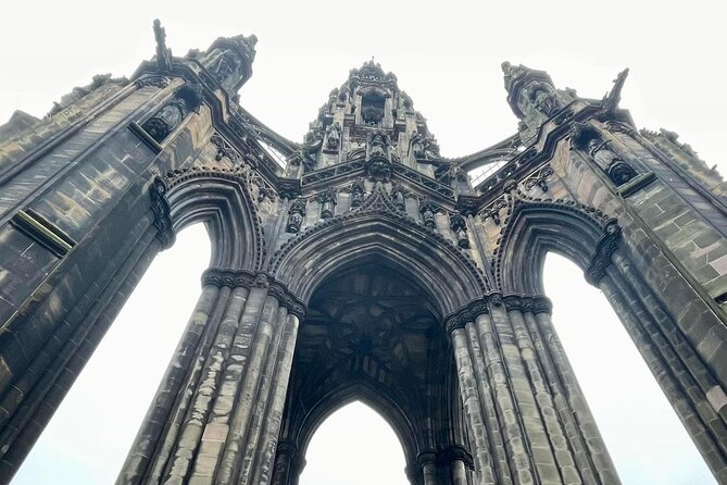Private Executive Edinburgh Airport transfers to Edinburgh City - From Edinburgh Airport to the city in one simple ride