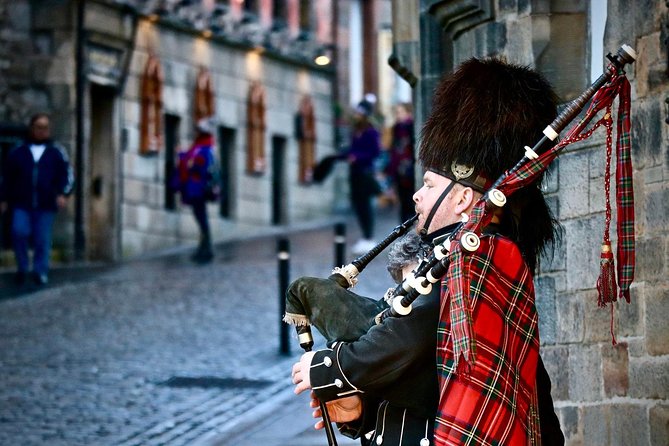 Private Food Tour of Edinburgh with Haggis, Scotch & More - The Scott Monument and Edinburgh’s literary side
