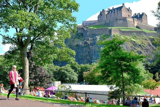 Private Full-Day Walking Tour in Edinburgh with Edinburgh Castle - Edinburgh Castle is the day’s main included admission