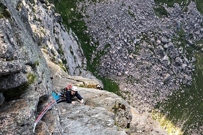 Private Guided Ridge Scrambling Experience in the Cairngorms - Reaching the Top and Choosing the Way Down