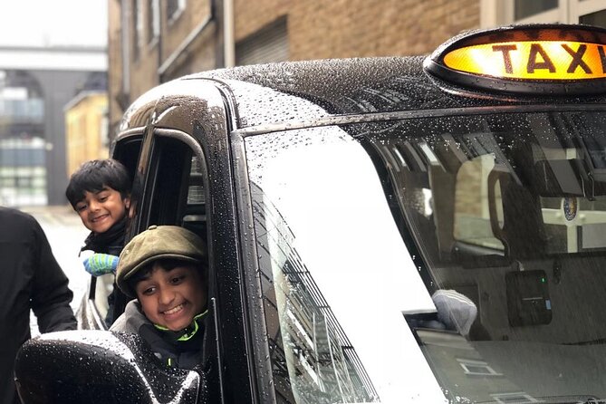 Private Half Day Tour of Edinburgh in a Black Cab - Holyroodhouse and the lower end of the Old Town