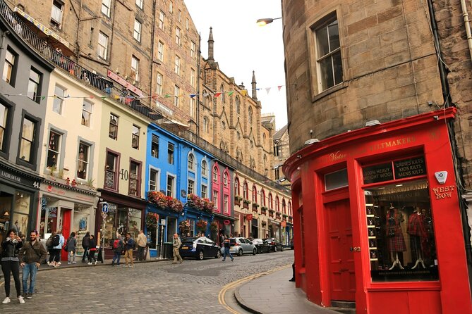 Private Half Day Tour of Edinburgh in a Black Cab - Calton Hill for the city view