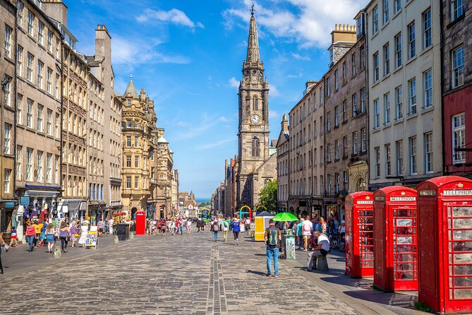 Private Half Day Tour of Edinburgh in a Black Cab - St Giles’ Cathedral from the outside