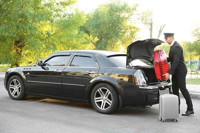 Private One way Transfer Edinburgh Airport to Edinburgh - How the airport pickup works