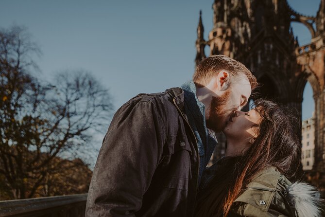 Private Photoshoot in Edinburgh with a Professional Photographer - The Vennel viewpoint for the classic castle picture