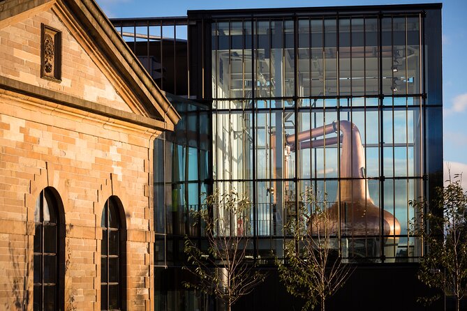 Private Tour of Glasgow Distilleries and a Loch Lomond Cruise - What the private vehicle adds to the day