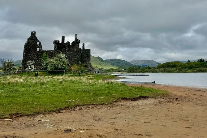 Private Tour to the Stunning Scottish Highlands & Glencoe - Loch Lomond and Luss: a calm first stop