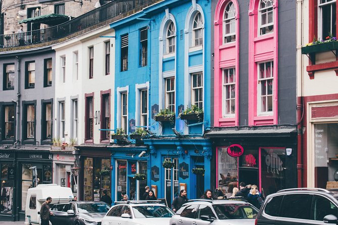 Private Walking Tour: Edinburgh Highlights, including entry to Edinburgh Castle - Holyrood Palace and the modern Scottish Parliament