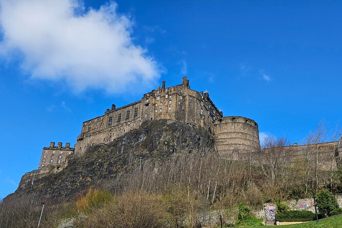 Privately Guided Day Tour of Edinburgh in Luxury Minivan - Arthur’s Seat and the royal quarter