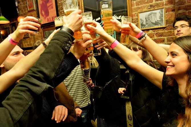 Pub Crawl in Edinburgh - Free shots, drink deals, and the real value