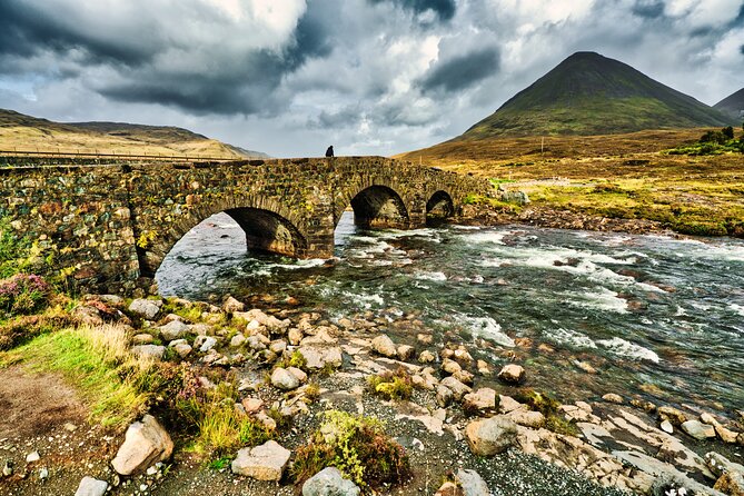 Skye Explorer Hiking Day Tour - Sligachan gives you your first real walk