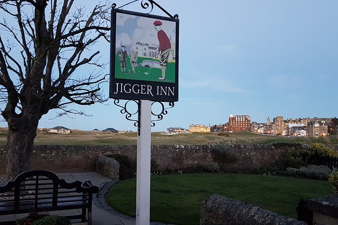 St Andrews Old Course History Tour, for the Golfer - Meeting Richard outside Hotel du Vin