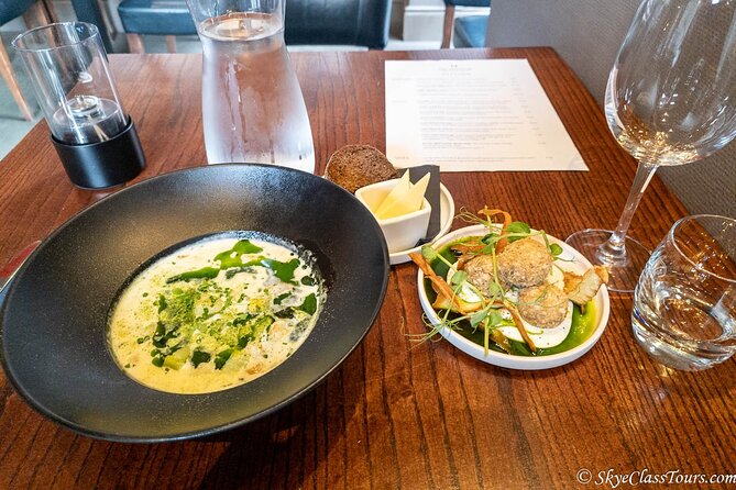 Tailored Premium Edinburgh Food Tour with Highest Quality Dishes - The Royal Mile in a compact 15 minutes