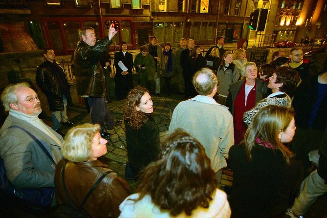 The Edinburgh Literary Pub Tour - Poetry, songs, and comic arguments