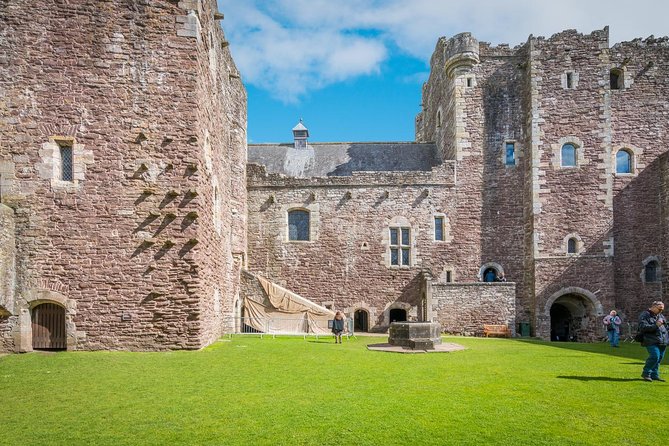 The Outlander 1 Day Experience - Timing, walking, and the group format