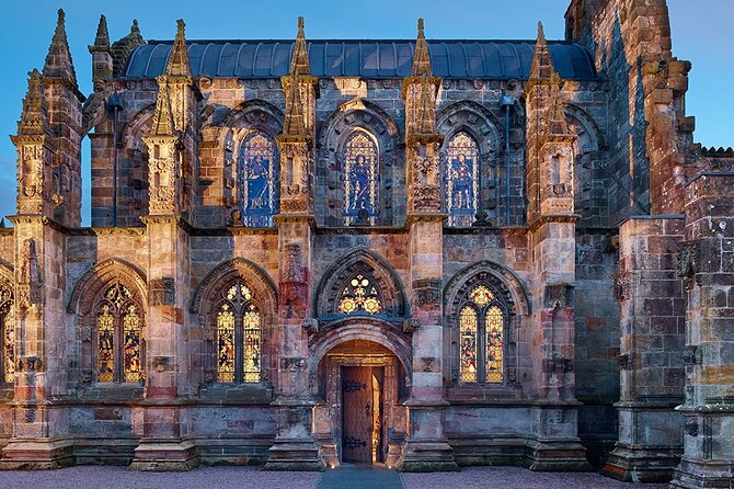 The Scottish Borders Full-Day Private Tour in a Luxury Minivan with Local Guide - Traquair House and the River Tweed