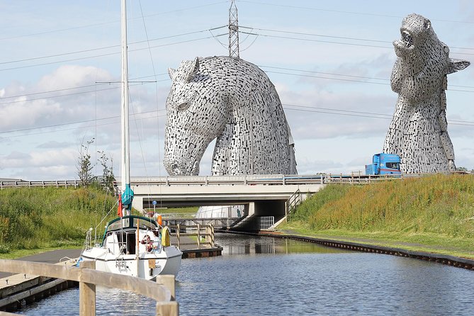 the World Famous Kelpies and Stirling Castle small group tours - Private transport, pickup, and the small-group question