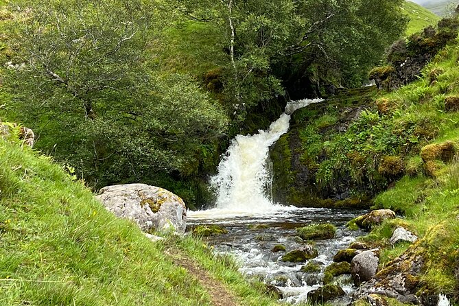ULLAPOOL PORT Cruise Ship Tour, Ardvreck Castle, Rocks & More - Why the guide can make or break the day