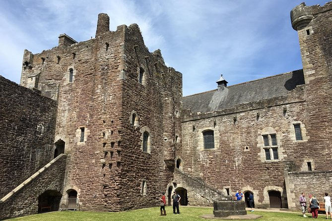 Ultimate Outlander Day Tour - Midhope Castle, the real Lallybroch
